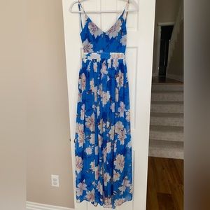 Pink Lily, size medium, blue floral, EUC (worn once)
